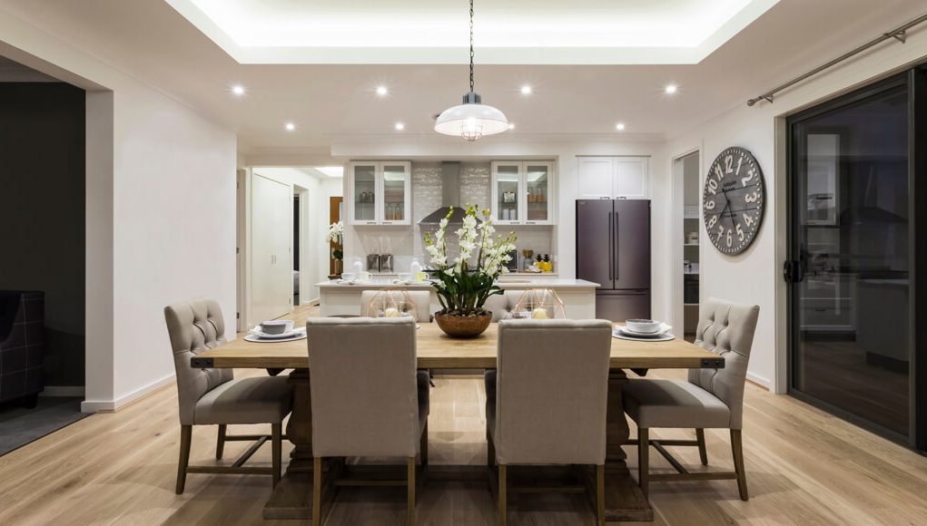 dining room with a pendant lamp