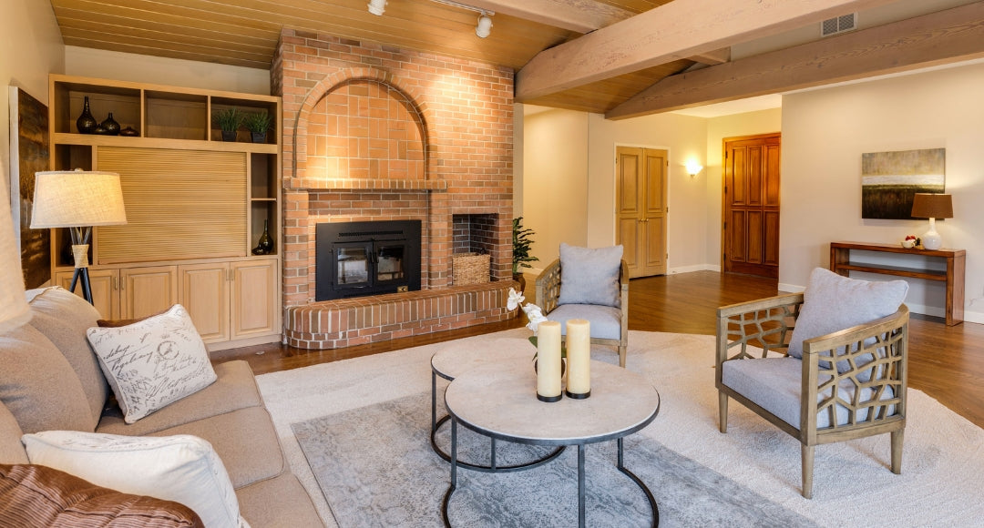 Creating a Welcoming Atmosphere with Warm Lighting: Interior Design Tips for Cozy Spaces