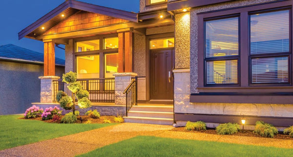 Uplights vs Downlights: When should you use them outdoors?