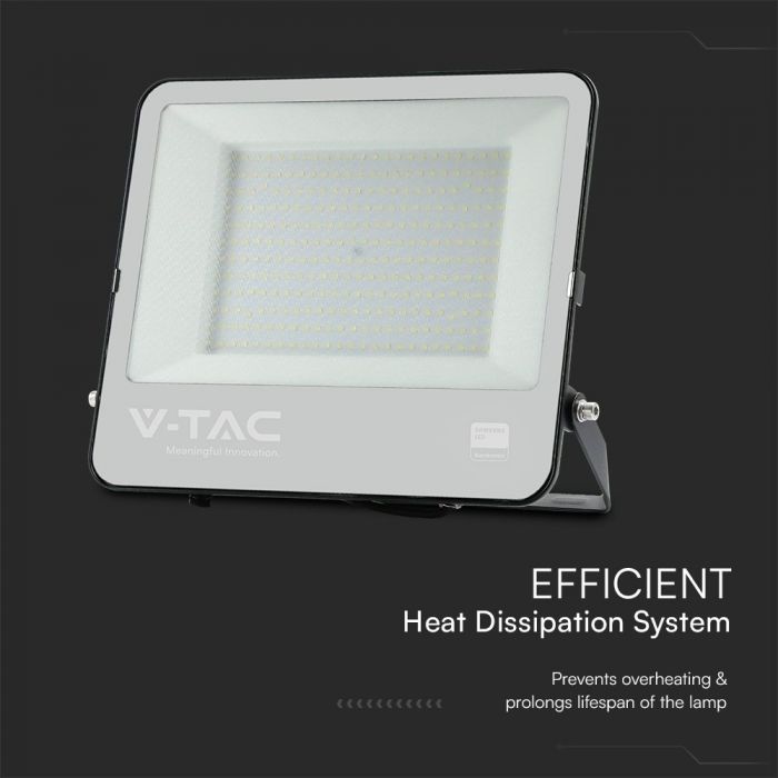 200w LED flood light with efficiency details