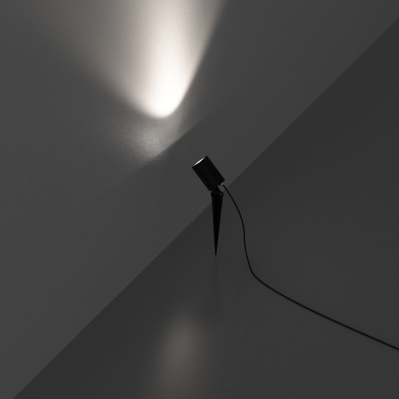 7w, Black LED Spike Light - full shot - lighted